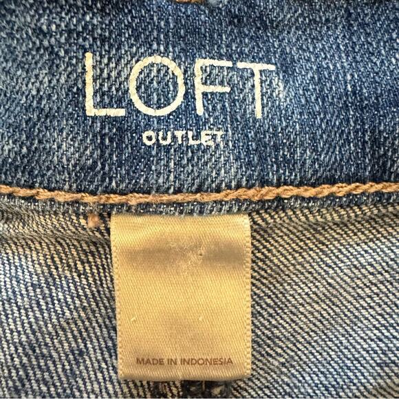 Loft Girlfriend medium wash mid rise distressed straight leg jeans size 6P b37 - Picture 2 of 6